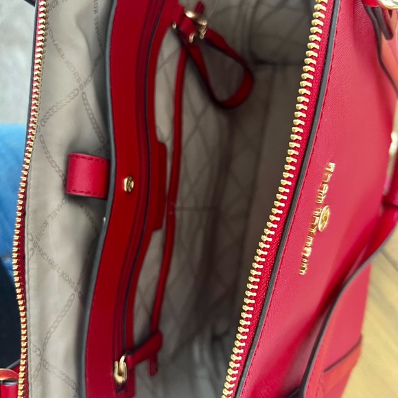 Michael Kors Medium Saffiano - Picture 2 of 4